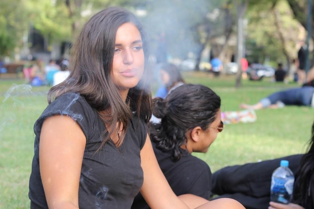 photos-of-people-getting-stoned-at-melbournes-420-body-image-1461137473-size_1000.jpg