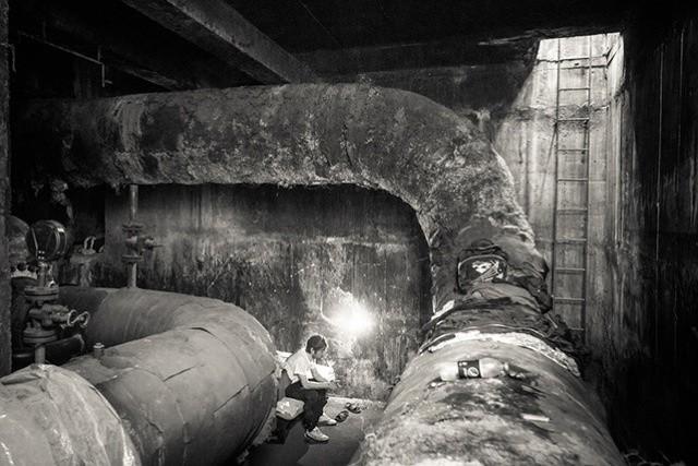 Photographing the Sewer People of Bucharest | VICE | Canada