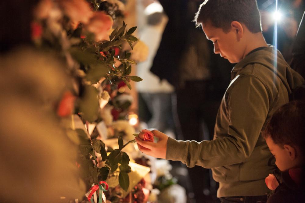 athens-siopili-diamartyria-paris-attacks-body-image-1447579580-size_1000