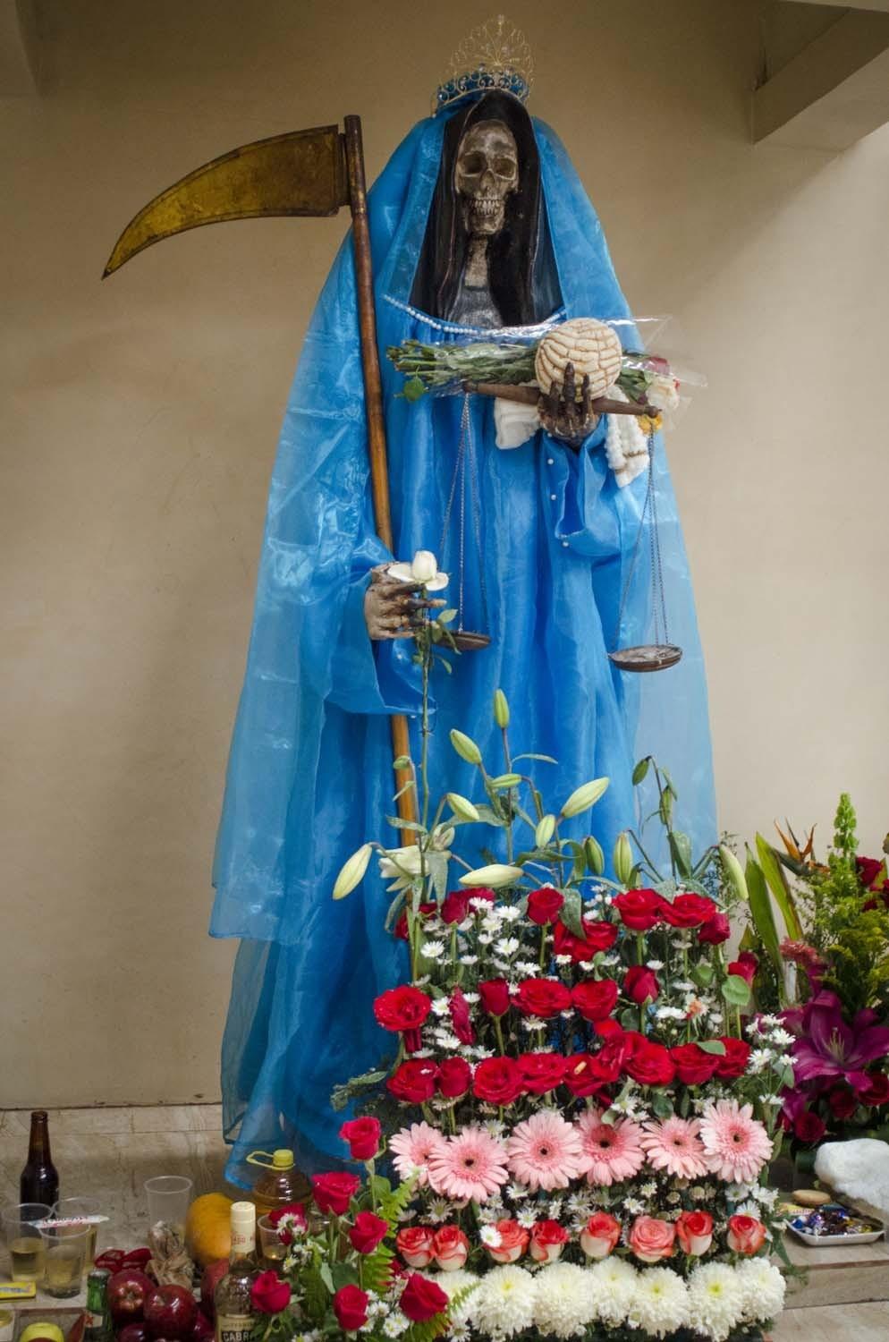 La Santa Muerte: Mexico’s Saint of Delinquents and Outcasts | VICE | Canada